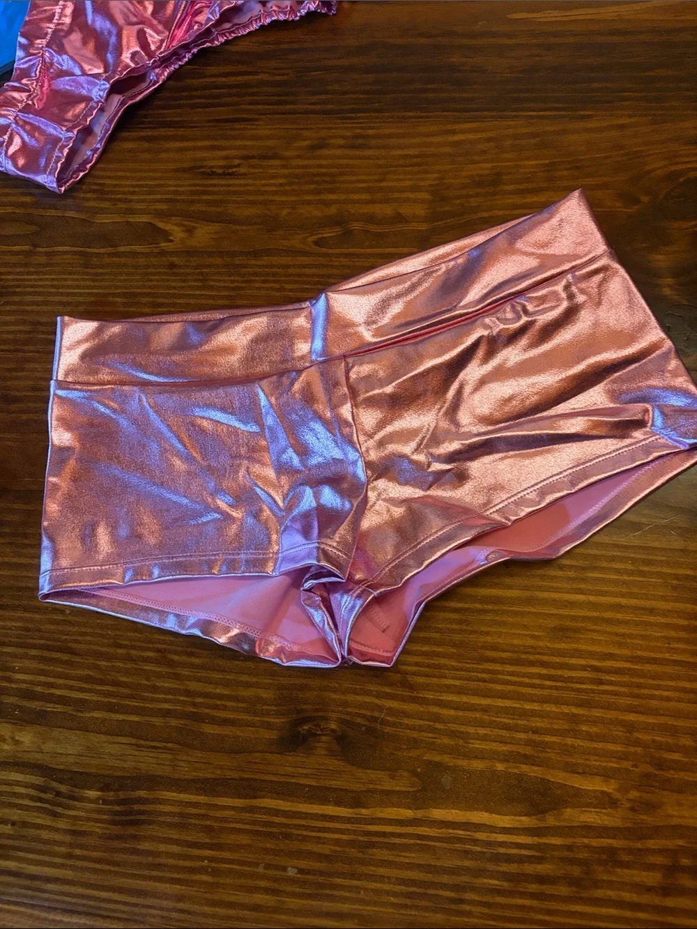 NIP Metallic Pink Women's Gloves & Bottoms